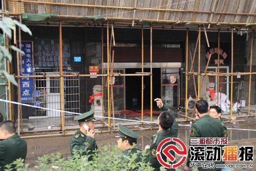 這家起火的小賓館位于長沙楓林一路303號(hào)，名叫西娜灣。三湘都市報(bào)記者 李丹 攝