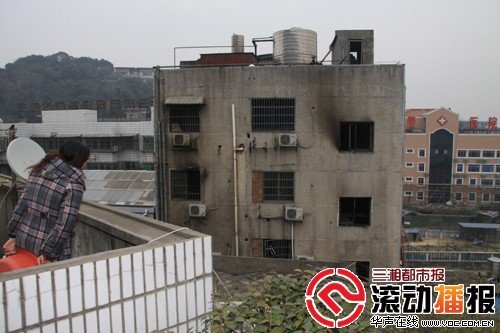 這家起火的小賓館位于長沙楓林一路303號(hào)，名叫西娜灣。三湘都市報(bào)記者 李丹 攝